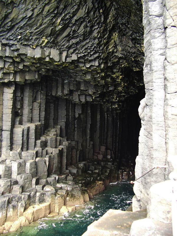 フィンガルの洞窟 玄武岩の柱状節理