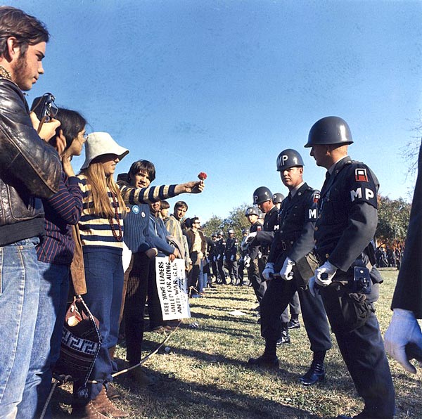 1967年のフラワーパワー運動 Flower power